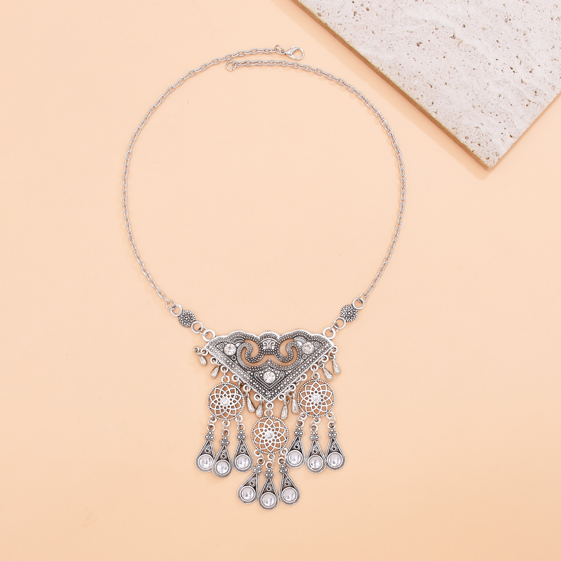 Ethnic Hollow Geometry Pendant - đánh giá và giá Ethnic Fashion Pakistan